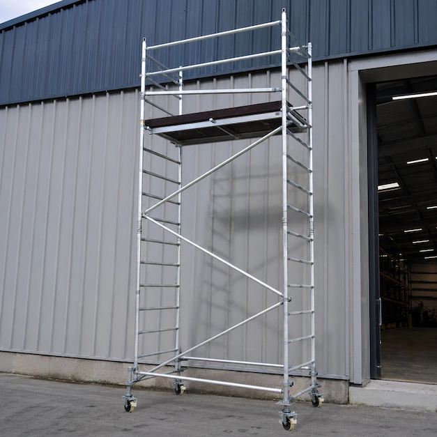 Rolling scaffold tower by Santa Clarita Scaffolding Rental for indoor maintenance work